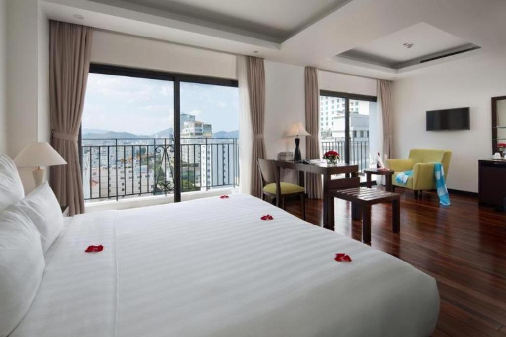 Legendsea Hotel Nha Trang Exteriör bild