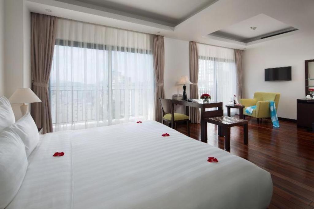 Legendsea Hotel Nha Trang Exteriör bild