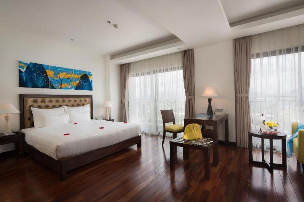 Legendsea Hotel Nha Trang Exteriör bild